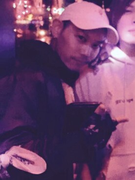 「MCM（エムシーエム）のアイテム（財布、ブラック系）」を使った、ZORO(@playazlounge)さん（メンズ・170cm）の冬コーディネート