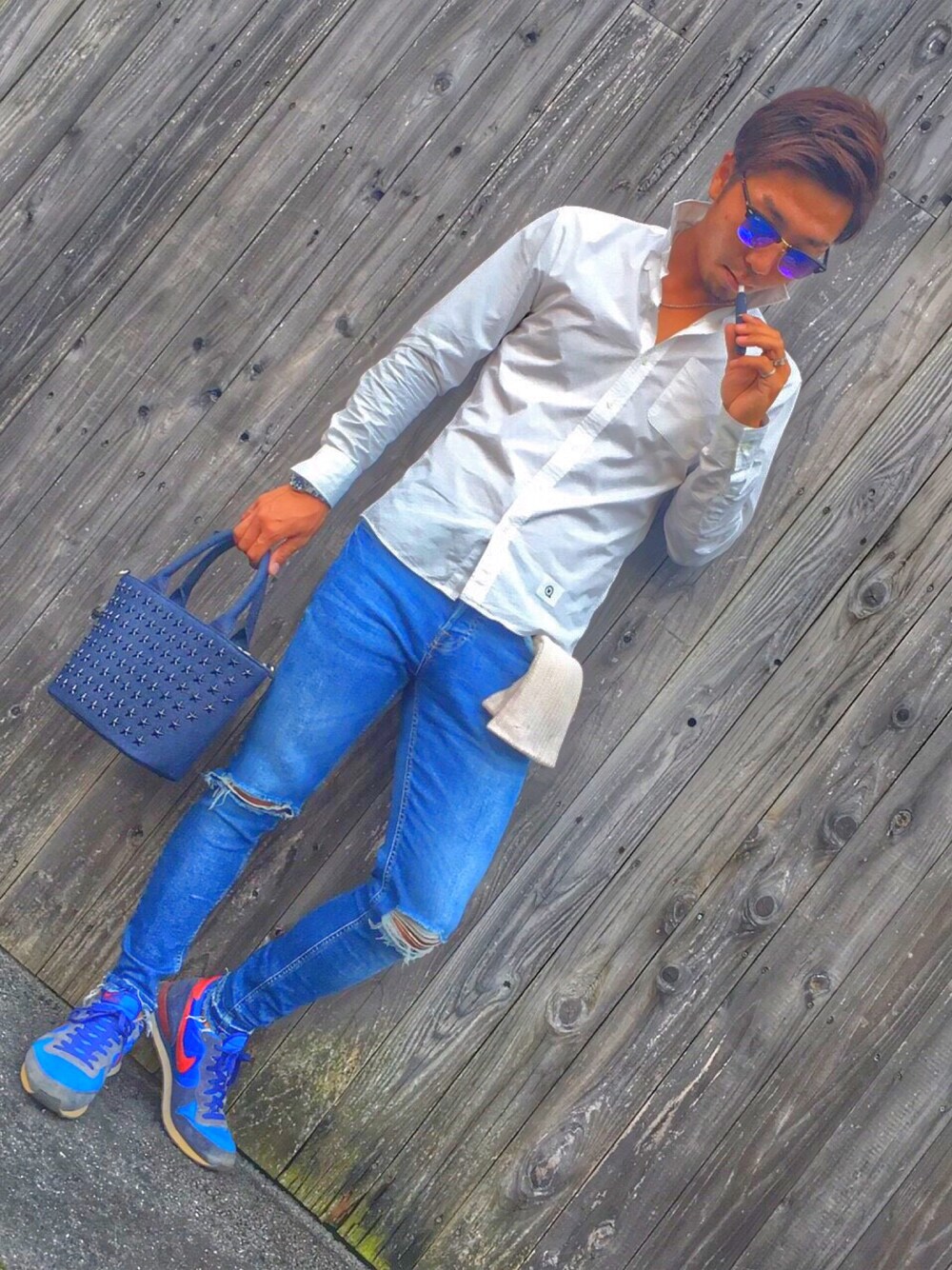 「休日スタイル、プチプラ、秋コーデ、シンプル、NIKE、ootd、デニム、スニーカー、ホワイト」｜「Ray-Banの【Ray-Ban】MENS CLUB MASTER（サングラス、ブラウン系）」を使った、takumaさん（メンズ・174cm）の秋コーディネートの1枚目の写真