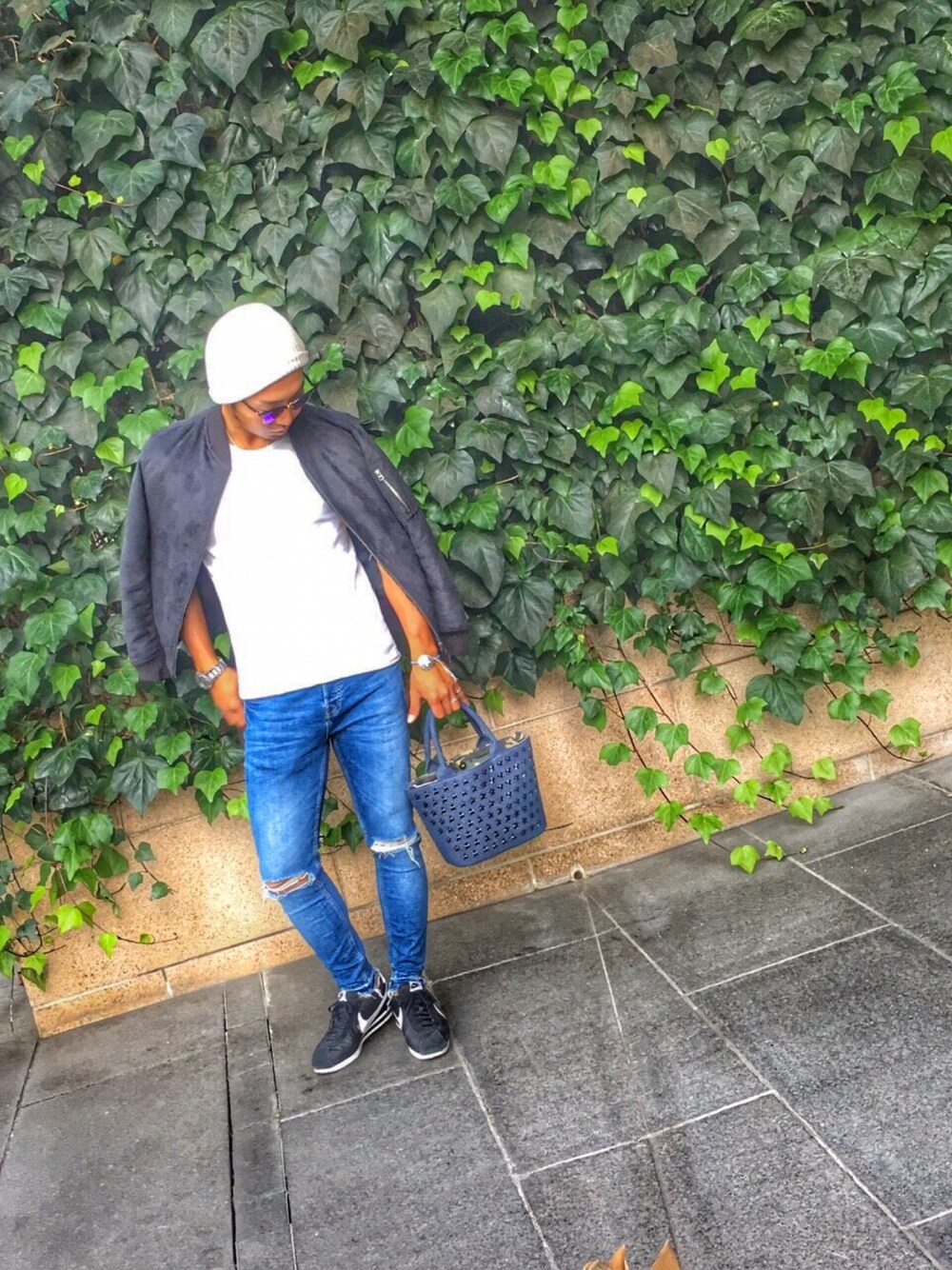「シンプルコーデ、秋のコーデ、ブラック、UNIQLO、NIKE、スニーカー、MA-1、GU、デニム、ootd」｜「Ray-Banの【Ray-Ban】MENS CLUB MASTER（サングラス、ブラウン系）」を使った、takumaさん（メンズ・174cm）の秋コーディネートの1枚目の写真