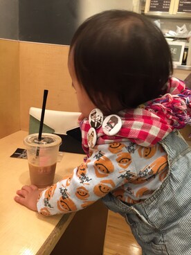 「OSHKOSH（オシュコシュ）のアイテム（つなぎ/オールインワン）」を使った、チエさん（レディース・161cm）の秋コーディネート