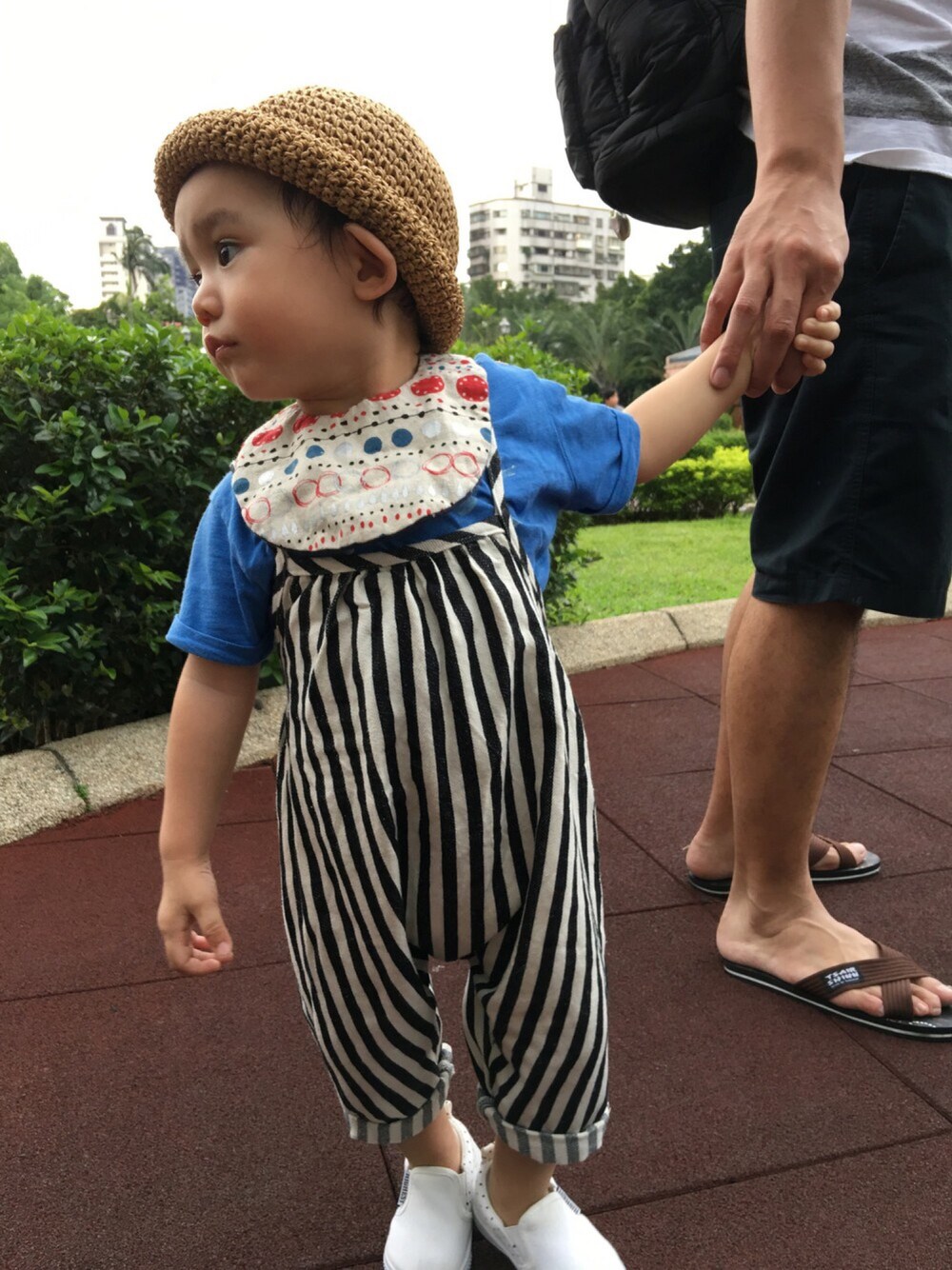 「仁愛公園、casual、korea、Taiwan」｜「koreaのアイテム（パンツ、その他）」を使った、郭寶さん（キッズ・80cm）の秋コーディネートの1枚目の写真