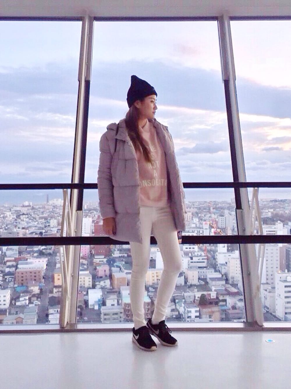 「jp、北海道、JOYRICH、NIKE」｜「JOYRICHのIconic Logo Fisherman Beanie（ニットキャップ/ビーニー、ブラック系）」を使った、VVN_SUNさん（レディース・163cm）の冬コーディネートの1枚目の写真