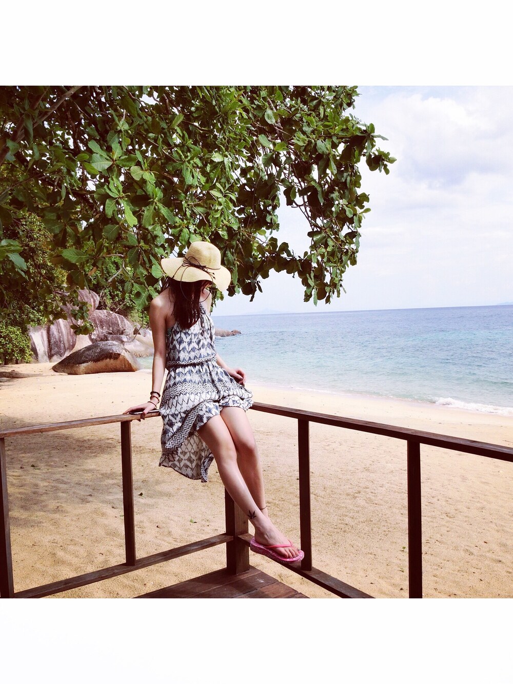 「resort、beach、holiday、ROXY」｜「ROXYのアイテム（ワンピース、ブルー系）」を使った、lilyyuminさん（レディース・165cm）の春コーディネートの1枚目の写真
