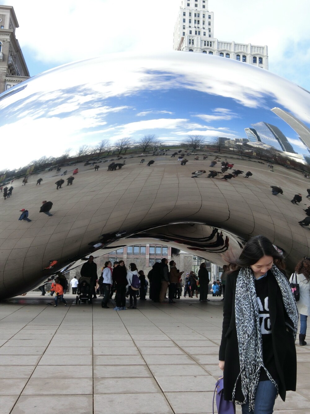 「chicago、USA、travel」｜「ZARAのアイテム（ニット/セーター、ブラック系）」を使った、lilyyuminさん（レディース・165cm）の春コーディネートの1枚目の写真