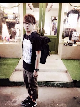 「NEVER TRUST（ネバートラスト）のアイテム（バッグ）」を使った、Mike robin さん（メンズ・177cm）の秋コーディネート