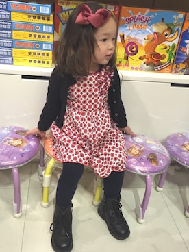 「MARC JACOBS（マークジェイコブス）のアイテム（ワンピース/ドレス）」を使った、Audreyさん（キッズ・90cm）の春コーディネート
