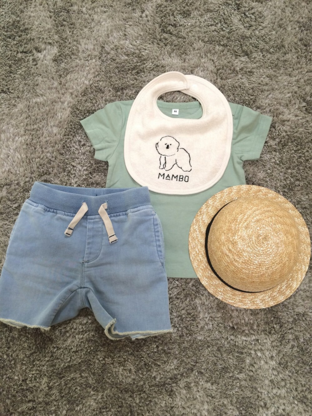 「無印良品のアイテム（Tシャツ/カットソー、グリーン系）」を使った、いっと☺︎さん（キッズ・70cm）の春コーディネートの1枚目の写真