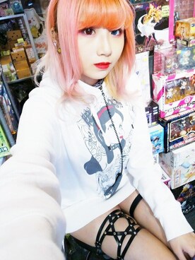 「アイテム（アクセサリー、パープル系）」を使った、Mui Ziさん（レディース・156cm）の秋コーディネート