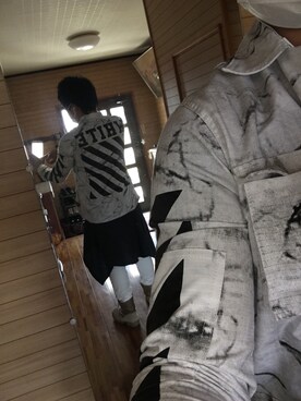 「OFF-WHITE」｜「アイテム（ミリタリージャケット）」を使った、Wada Yuseiさん（メンズ・165cm）の春コーディネート
