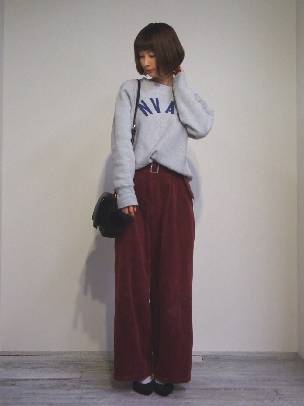 「179/WG、チャンピオン、大人カジュアル、outfit、プチプラコーデ、メンズライク、ピンク、コーデュロイ、ワイドパンツ」｜「Championのアイテム（スウェット、グレー系）」を使った、hirrroko14さん（レディース・164cm）の秋コーディネートの1枚目の写真