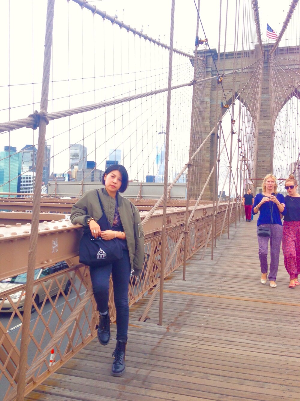 「NYC、3.1 phillip lim、gvgv、black、UNIF、BROOKLYN」｜「G.V.G.V.のOVERSIZED LACE UP MA-1 BLOUSON（ジャケット/アウター、ホワイト系）」を使った、CHIEさん（レディース・160cm）の秋コーディネートの1枚目の写真