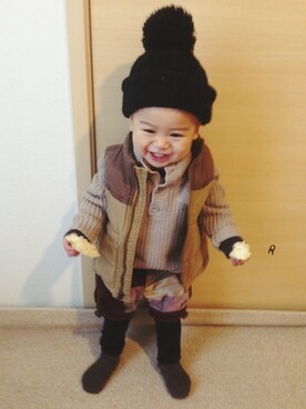 「アイテム（ダウンベスト、ブラウン系）」を使った、R♡*さん（キッズ・80cm）の冬コーディネート