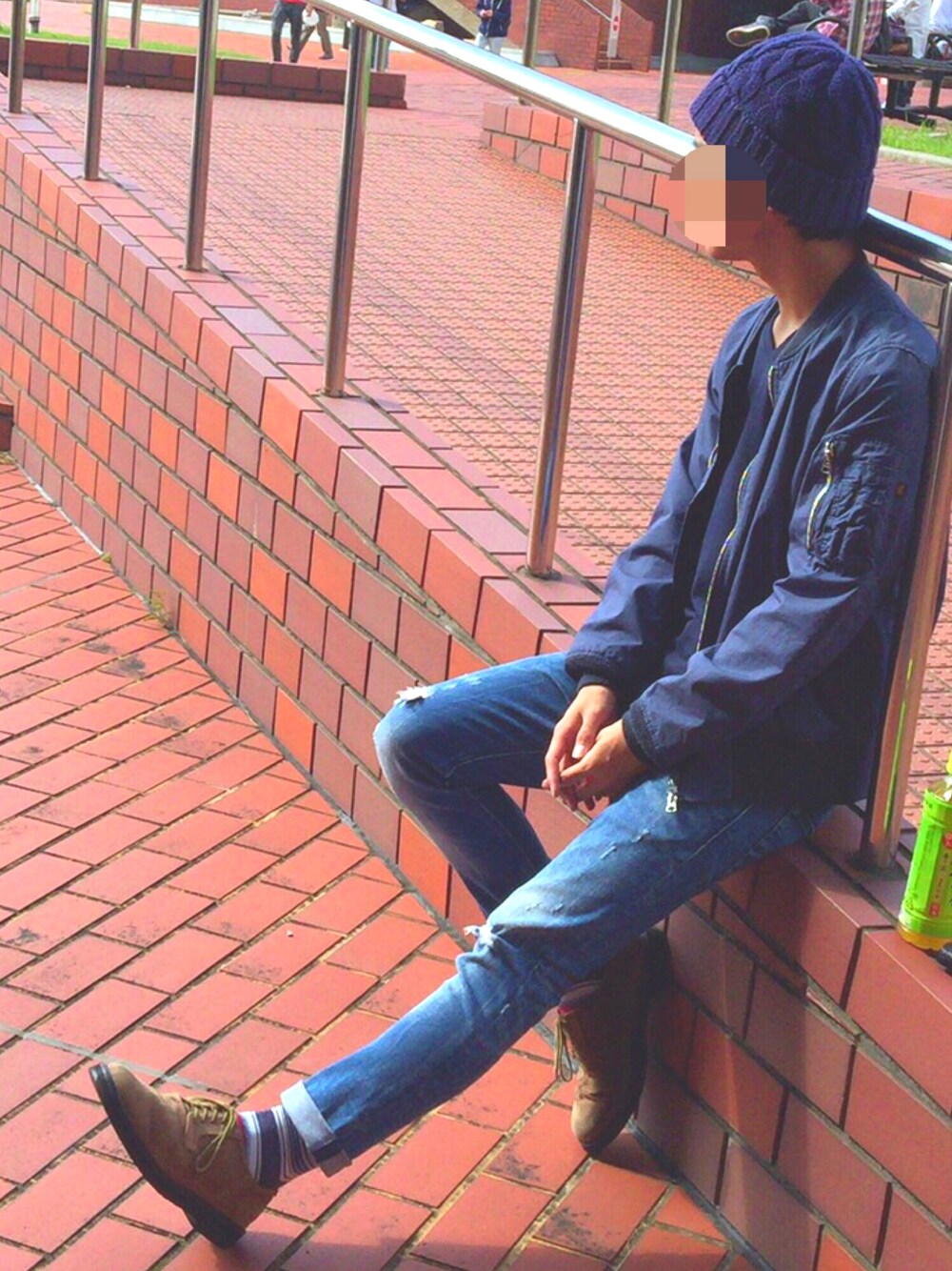 「ワントーンコーデ」｜「wjk 1 mileのwjk 1mile/ 別注 V Neck Tee SS（Tシャツ/カットソー、ブルー系）」を使った、T .YukIさん（メンズ・168cm）の秋コーディネートの1枚目の写真
