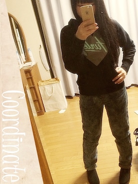「ストリートカジュアル」｜「アイテム（その他シューズ）」を使った、AKANEさん（レディース・151cm）の春コーディネート