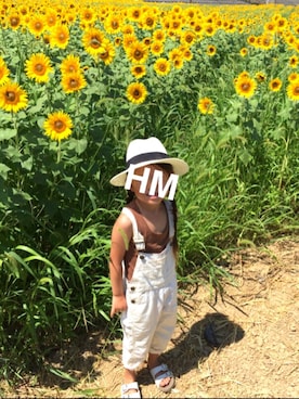 「ひまわり畑」｜「アイテム（オールインワン・サロペット）」を使った、monchamaさん（キッズ・120cm）の夏コーディネート