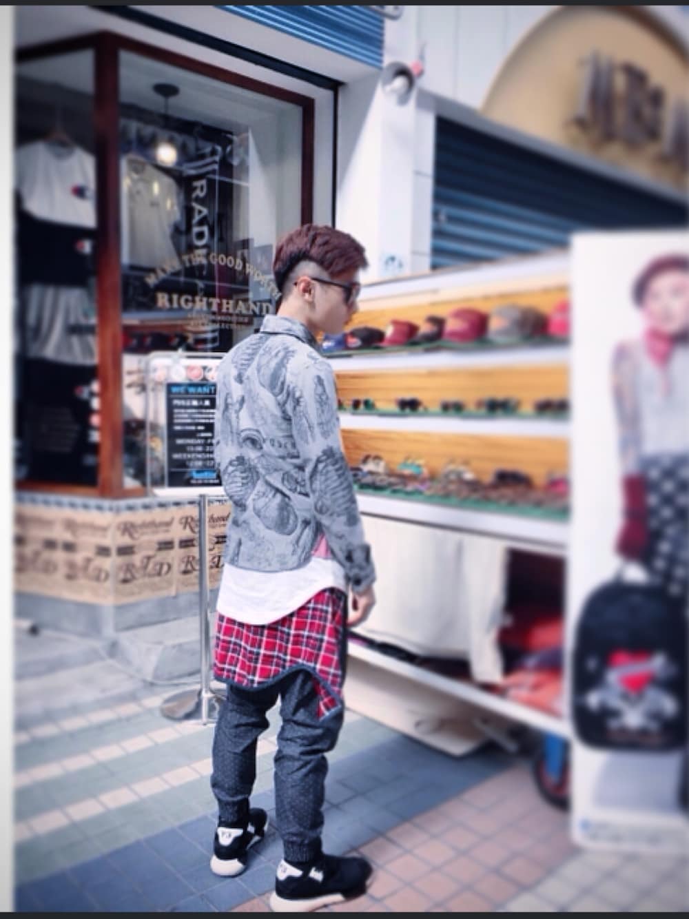 「black and white、black、white、Y-3、GIVENCHY」｜「Wodenのアイテム（シャツ/ブラウス、グレー系）」を使った、Libra_DENさん（メンズ・169cm）の夏コーディネートの1枚目の写真