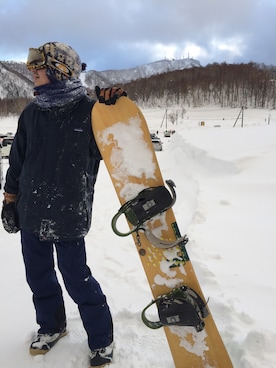 「アイテム（マウンテンパーカー、ブルー系）」を使った、Kouhei.Mさん（メンズ・179cm）の冬コーディネート