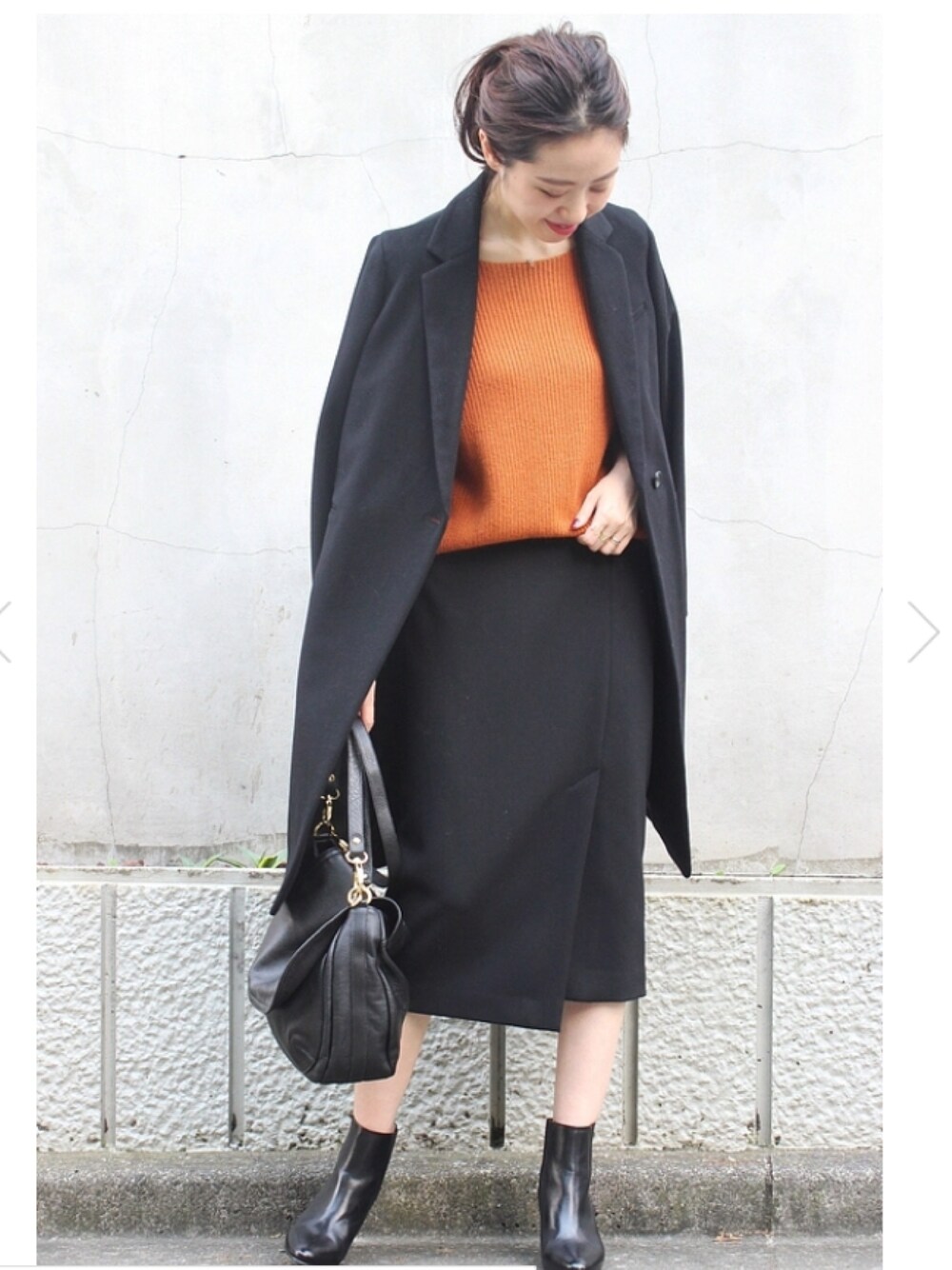「ニット、ブーツ、シンプル、チェスターコート、黒、大人カジュアル、キャメル、きれいめカジュアル、Spick & Span(Spick & Span)、ボリュームニット」｜「Spick & Spanの≪予約≫ビックシルエットアゼプルオーバー◆（ニット/セーター、イエロー系）」を使った、mai*さん（レディース・170cm）の秋コーディネートの1枚目の写真