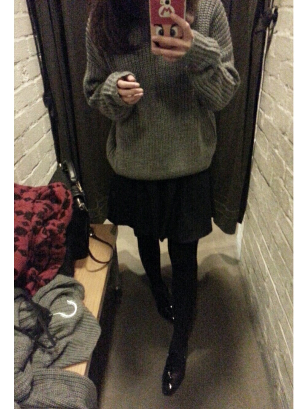 「ZARA、IZZUE、black、gray」｜「IZZUEのアイテム（ニット/セーター、グレー系）」を使った、Aprilさん（レディース・161cm）の冬コーディネートの1枚目の写真