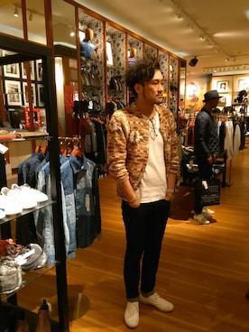 「SCOTCH & SODA（スコッチ アンド ソーダ）のアイテム（パンツ）」を使った、Taka4さん（メンズ・188cm）の秋コーディネート