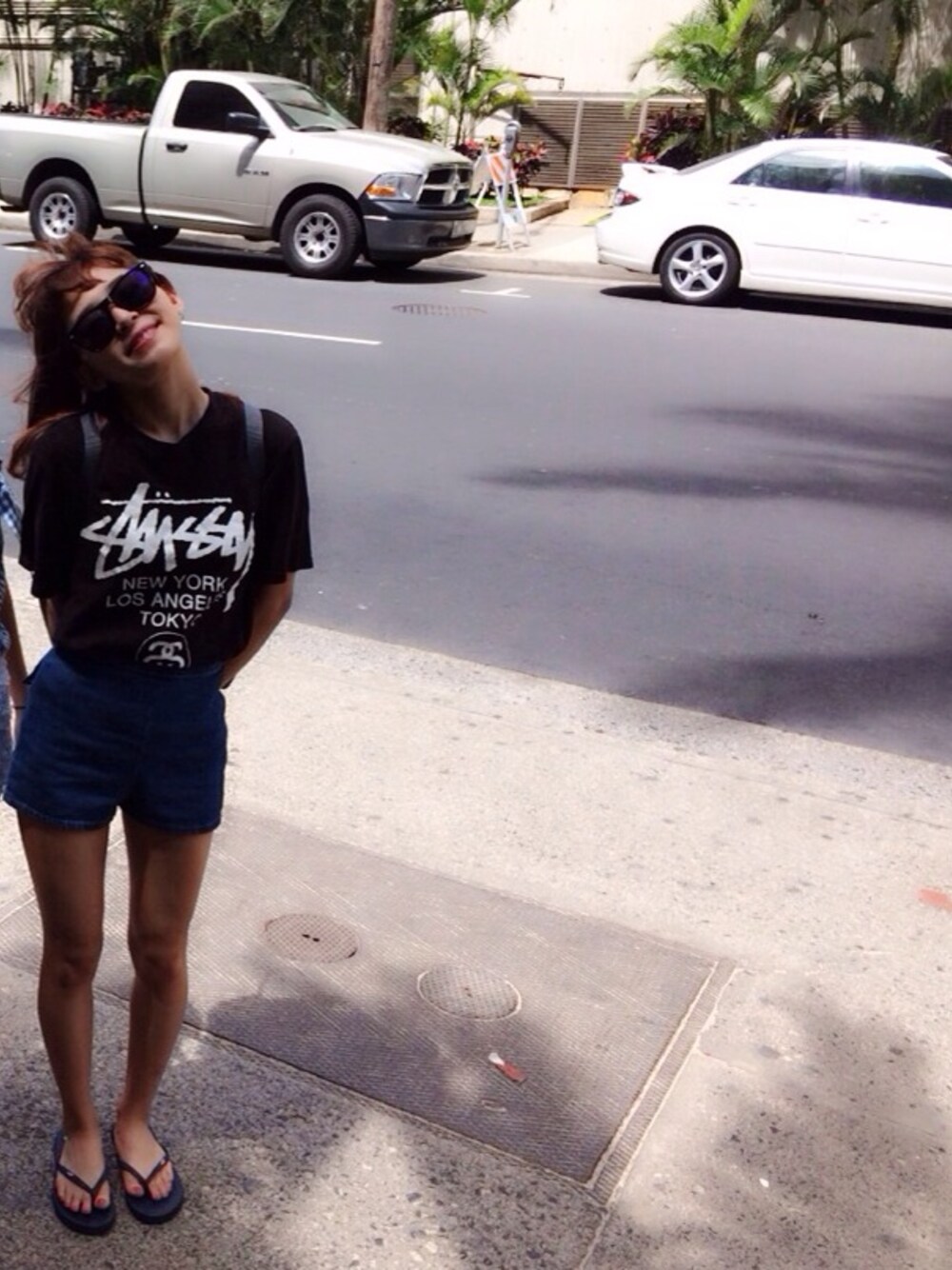 「hawaii、stussy、American Apparel、holister、Tシャツ、summer、カジュアル」｜「STUSSYのアイテム（シャツ/ブラウス、ブラック系）」を使った、TAGUさん（レディース・154cm）の夏コーディネートの1枚目の写真