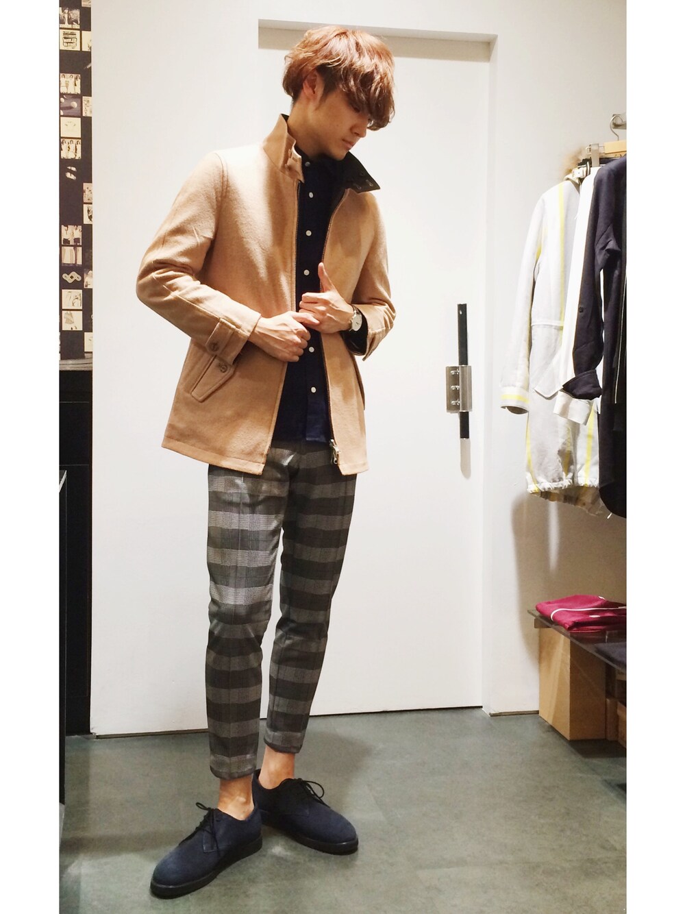 「秋のコーデ、FRED PERRY、ハリントンジャケット、ウールコート、リバーシブル、コート、シャツスタイル、ネルシャツ、スラックス、チェック」｜「FRED PERRYのReversible Harrington Middle Coat（ブルゾン、ベージュ系）」を使った、Kentoさん（メンズ・176cm）の秋コーディネートの1枚目の写真