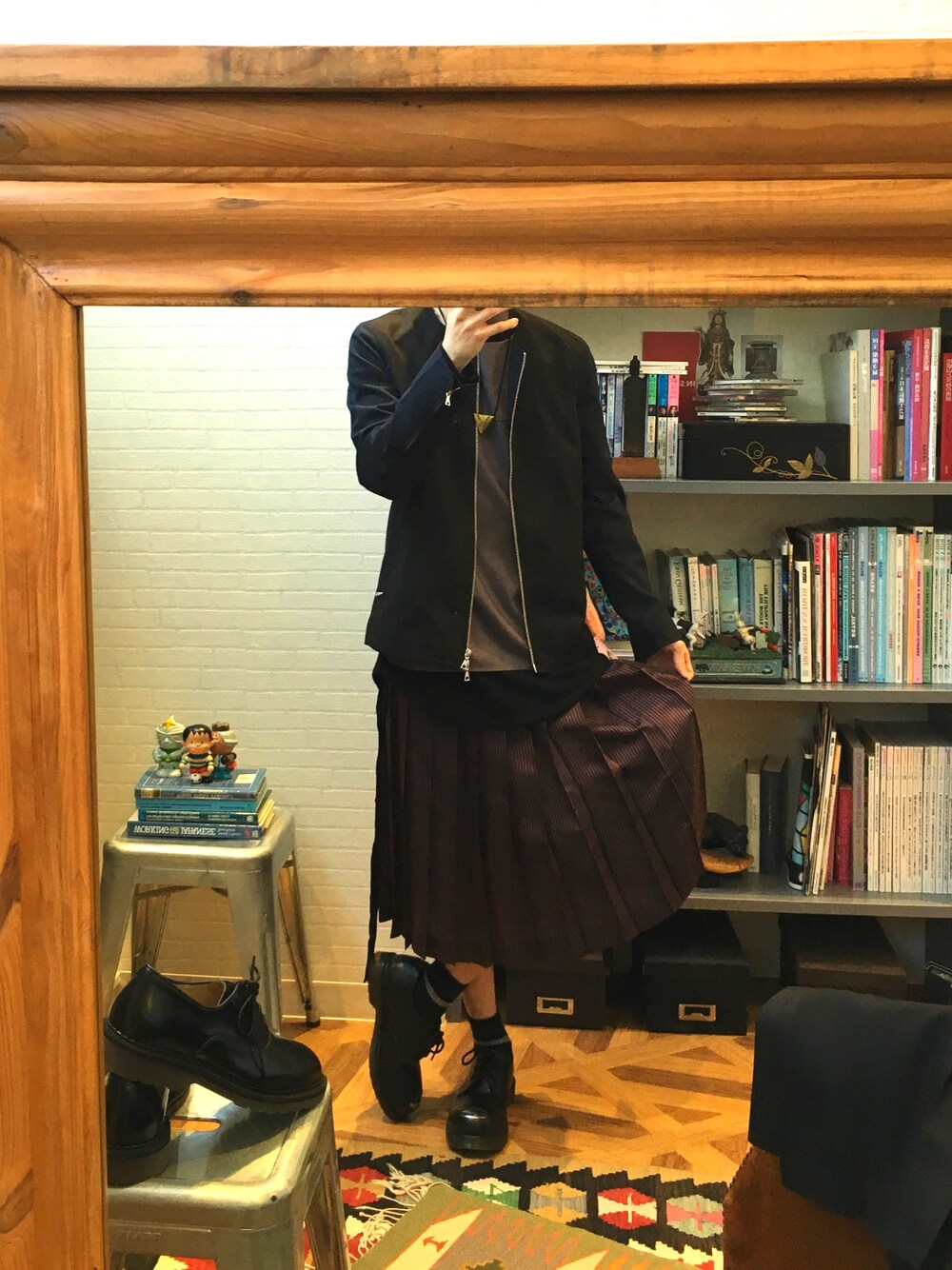 「休日スタイル」｜「Lui'sのLui's(ルイス) ノーカラーライダースブルゾン（ブルゾン、ブラック系）」を使った、そらさん（メンズ・165cm）の秋コーディネートの1枚目の写真