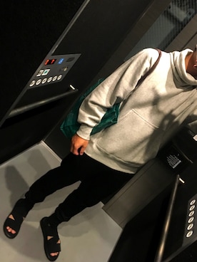 「soe（ソーイ）のアイテム（パーカー）」を使った、yo4さん（メンズ・172cm）の秋コーディネート