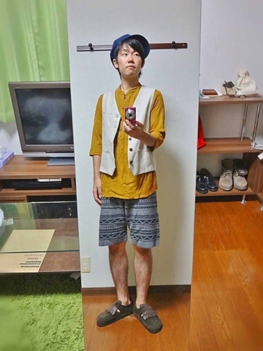 その他トップス、ベスト、その他パンツを着用した夏コーディネートの1枚目の写真