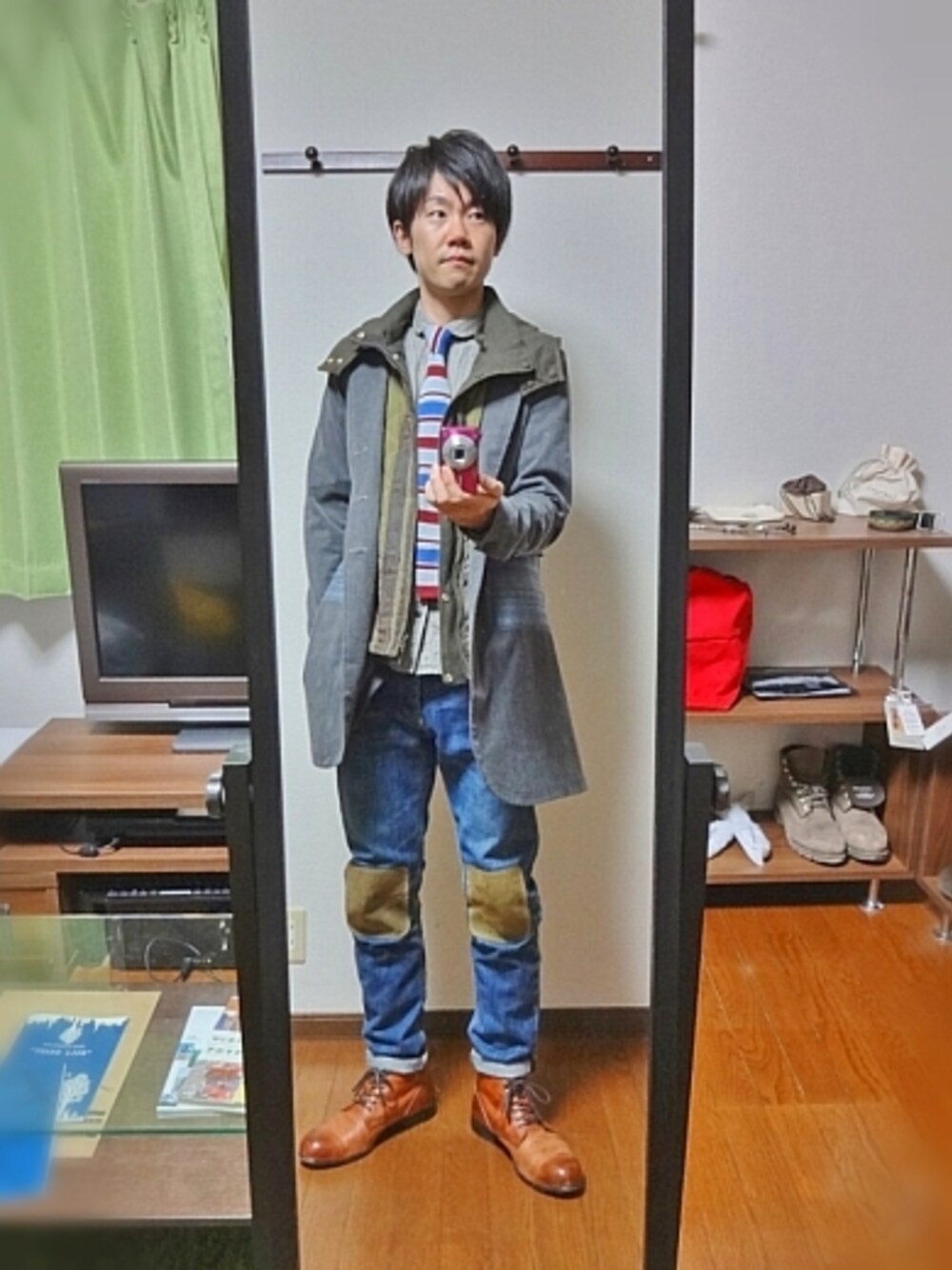 その他アウター、ブルゾン、その他トップスを着用した秋コーディネートの1枚目の写真