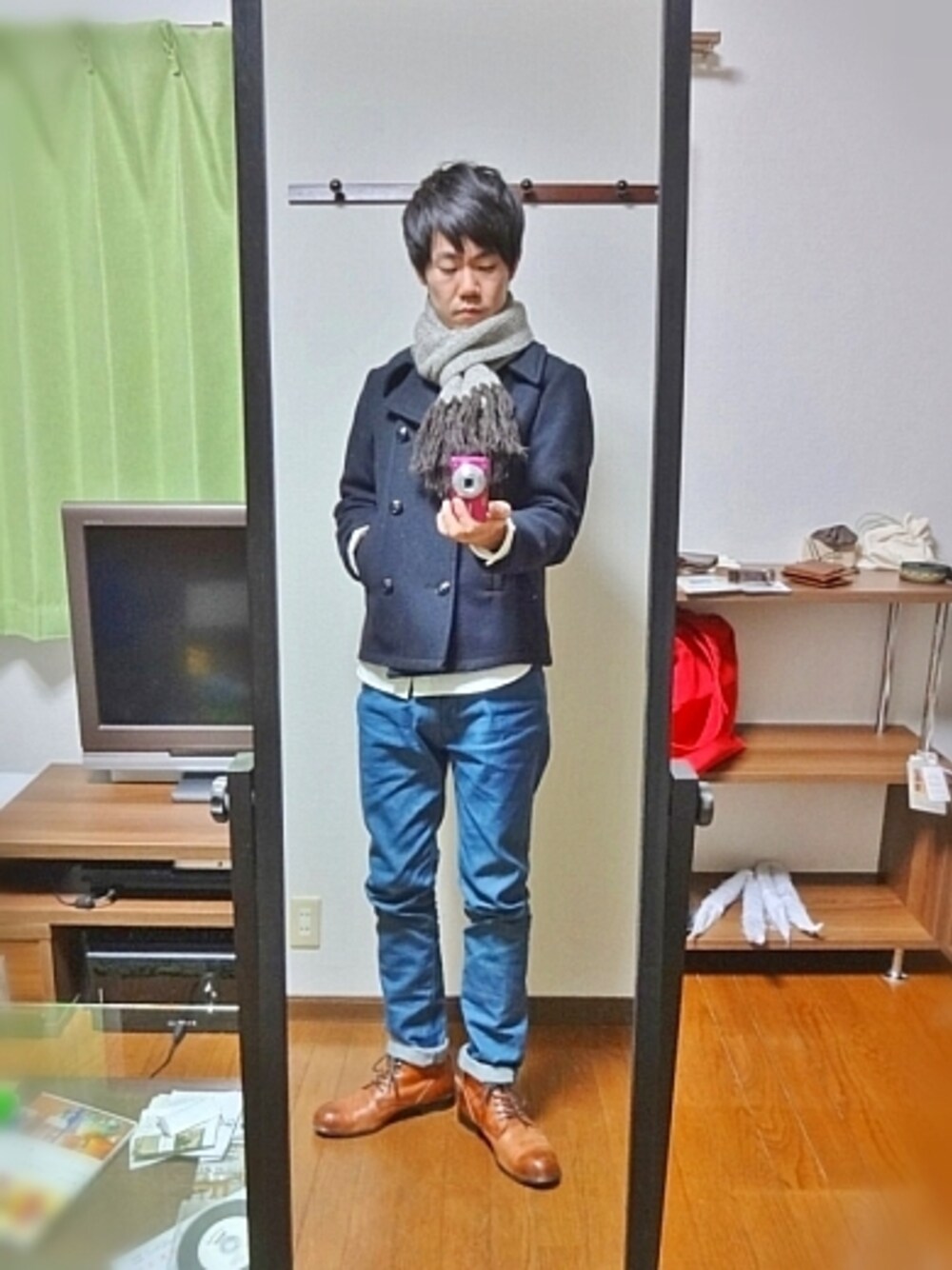 ピーコート、その他トップス、その他パンツを着用した冬コーディネートの1枚目の写真