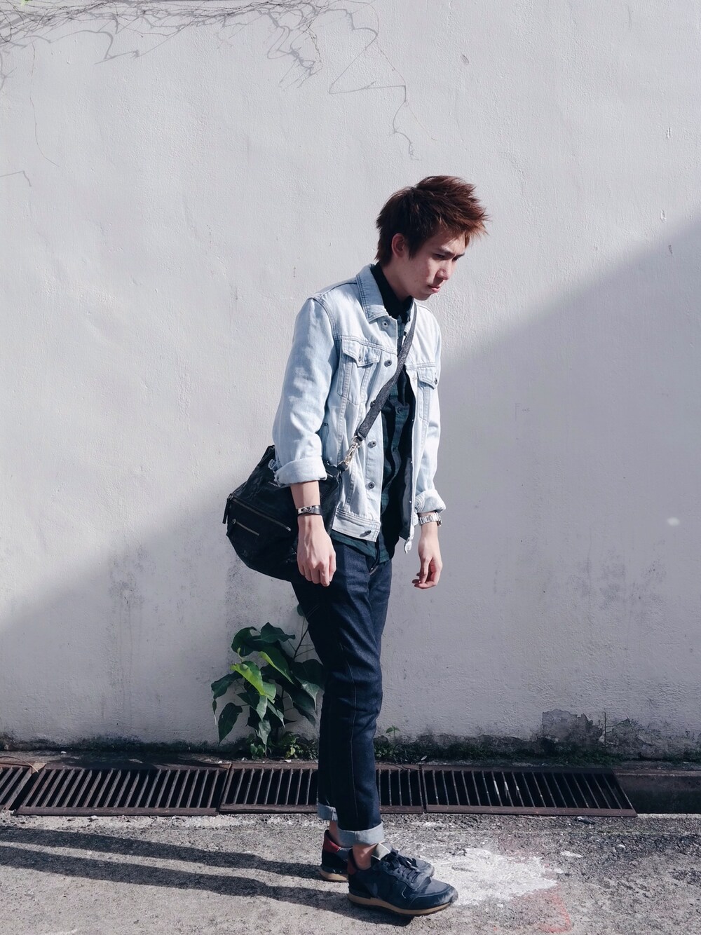 「black、ootd、Singapore、denim、GIVENCHY、COMME des GARCONS、valentino、men、street、TOPMAN」｜「COSのアイテム（シャツ/ブラウス、グリーン系）」を使った、Isaac Limさん（メンズ・178cm）の冬コーディネートの1枚目の写真
