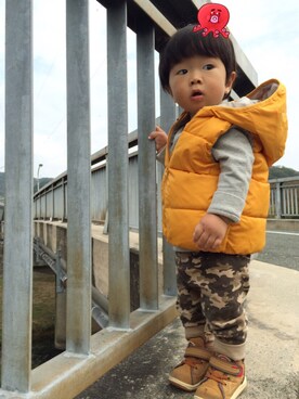 「OSHKOSH（オシュコシュ）のアイテム（スニーカー）」を使った、babymacoさん（キッズ・80cm）の秋コーディネート