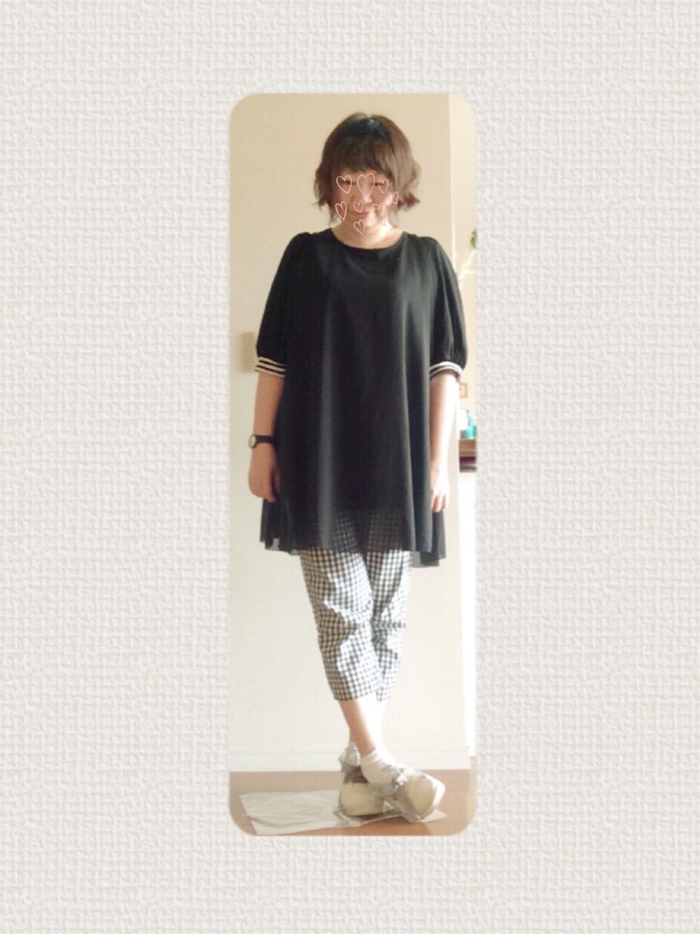 「ワンピース、ギンガムチェックパンツ、カチューシャ、モノトーン、リボンスニーカー」｜「LEPSIMの【LEPSIM】ムスビカチューシャ　540099（カチューシャ、ブルー系）」を使った、ｙｕｋｋｉｎ＊さん（レディース・166cm）の春コーディネートの1枚目の写真