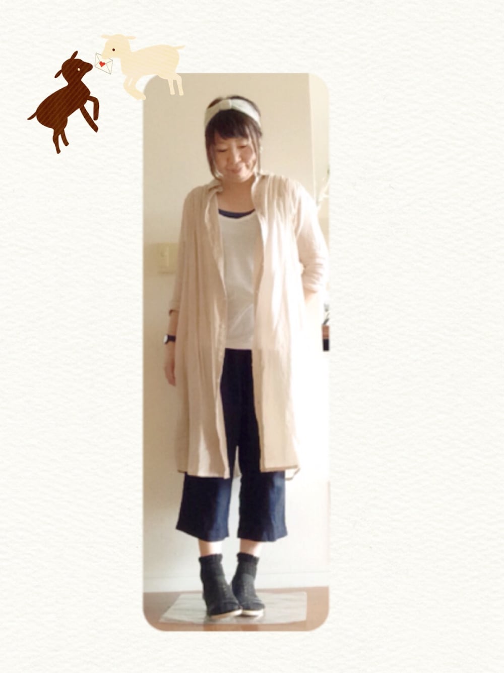 「ロングシャツ、ロングシャツワンピ、ゆるパンツ、白Tシャツ、ネイビーパンツ、靴下 × サンダル、サンダル、サンダルに靴下、ヘアハンド」｜「UNIQLOのアイテム（Tシャツ/カットソー、ホワイト系）」を使った、ｙｕｋｋｉｎ＊さん（レディース・166cm）の夏コーディネートの1枚目の写真