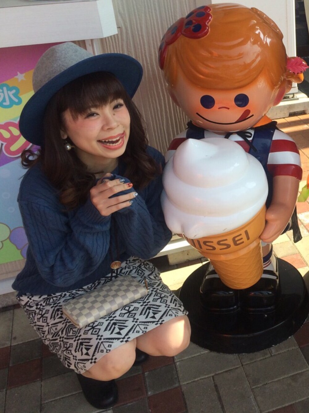 「フェルトハット、ハット、秋服、大人カジュアル、オルテガ、GU、ニット、メンズニット、タイトスカート」｜「GUのアイテム（ニット/セーター、ブルー系）」を使った、kmr_r1さん（レディース・158cm）の秋コーディネートの1枚目の写真