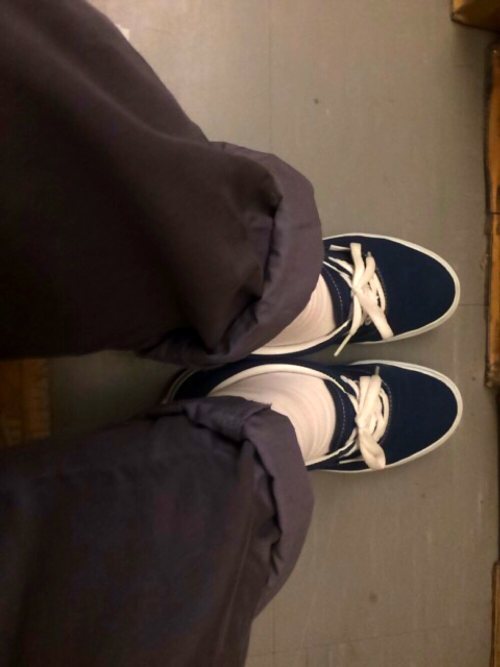 「stussy、スケータースタイル、スケーター、ストリート」｜「STUSSYのEnzyme Wash Beach Pant（その他パンツ、グレー系）」を使った、MC SWEさん（レディース・160cm）の春コーディネートの1枚目の写真
