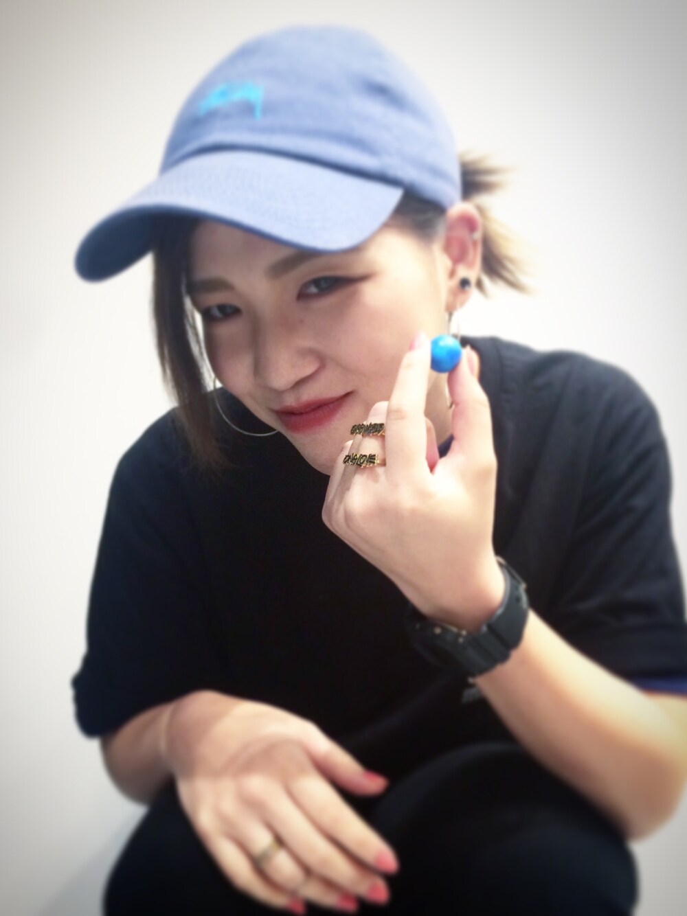 「stussy、stussy women、職場、street、HIPHOP、rapper」｜「STUSSYのStock Logo Chapter Lo Pro Cap（キャップ、ブルー系）」を使った、MC SWEさん（レディース・160cm）の夏コーディネートの1枚目の写真
