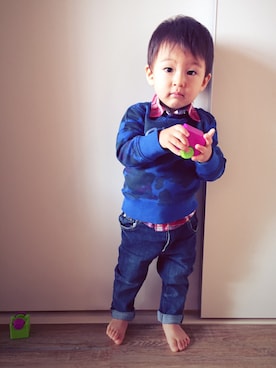「TOMMY HILFIGER（トミーヒルフィガー）のアイテム（スウェット）」を使った、Saurusさん（キッズ・80cm）の秋コーディネート