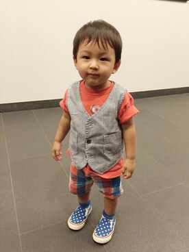 「OSHKOSH（オシュコシュ）のアイテム（Tシャツ/カットソー）」を使った、Saurusさん（キッズ・80cm）の秋コーディネート