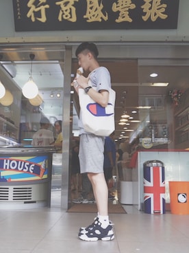 「Champion（チャンピオン）のアイテム（クラッチバッグ）」を使った、博森さん（メンズ・174cm）の夏コーディネート