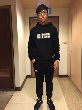 「OUTER SPACE（アウタースペース）のアイテム（トップス）」を使った、Bradさん（メンズ・181cm）の冬コーディネート