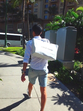 「TOMS（トムス）のアイテム（スニーカー、ホワイト系）」を使った、井上 哲大さん（メンズ）の冬コーディネート