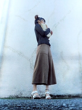 「GU（ジーユー）のアイテム（その他パンツ、ブラウン系）」を使った、Bebe 。さん（レディース）の秋コーディネート