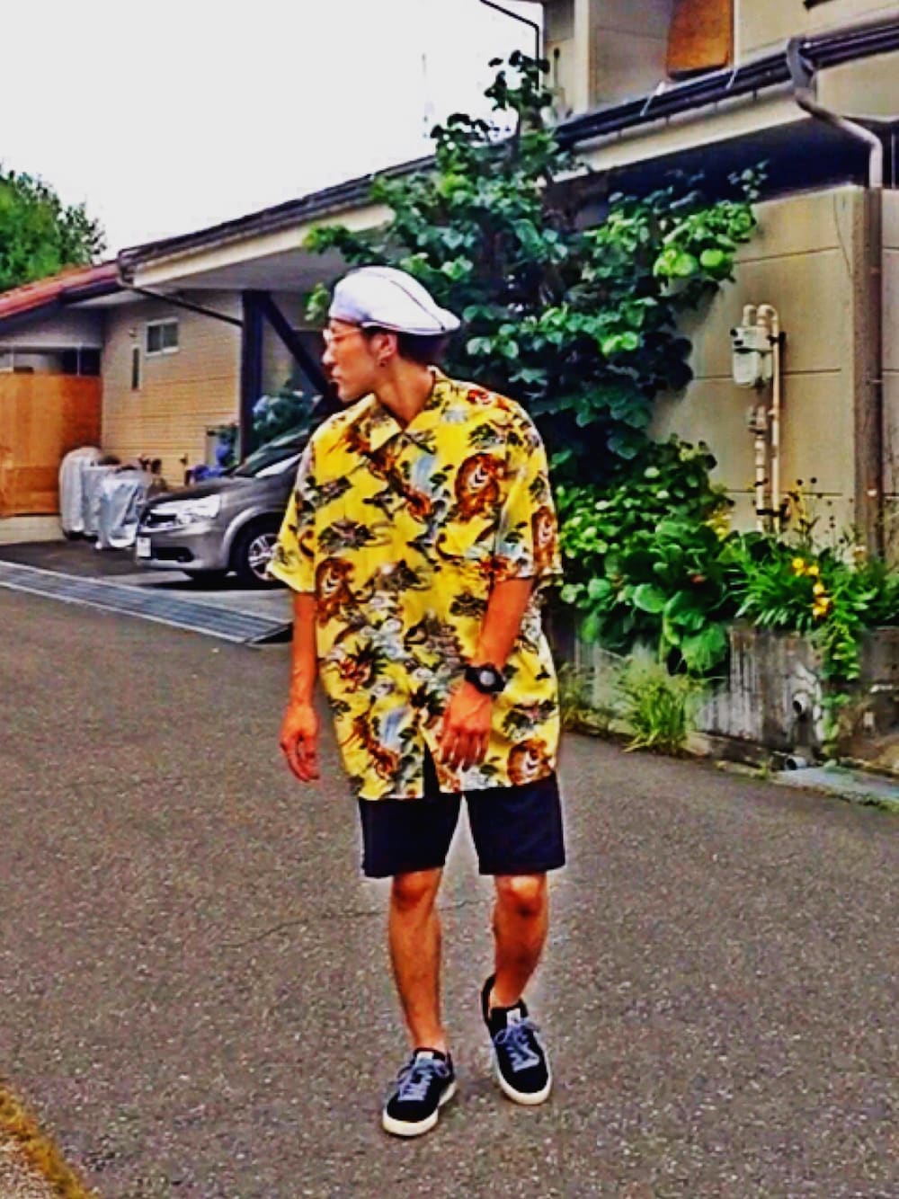 「ハワイ、夏、海」｜「PUMAのアイテム（スニーカー、ブラック系）」を使った、あっちちさん（メンズ・165cm）の夏コーディネートの1枚目の写真