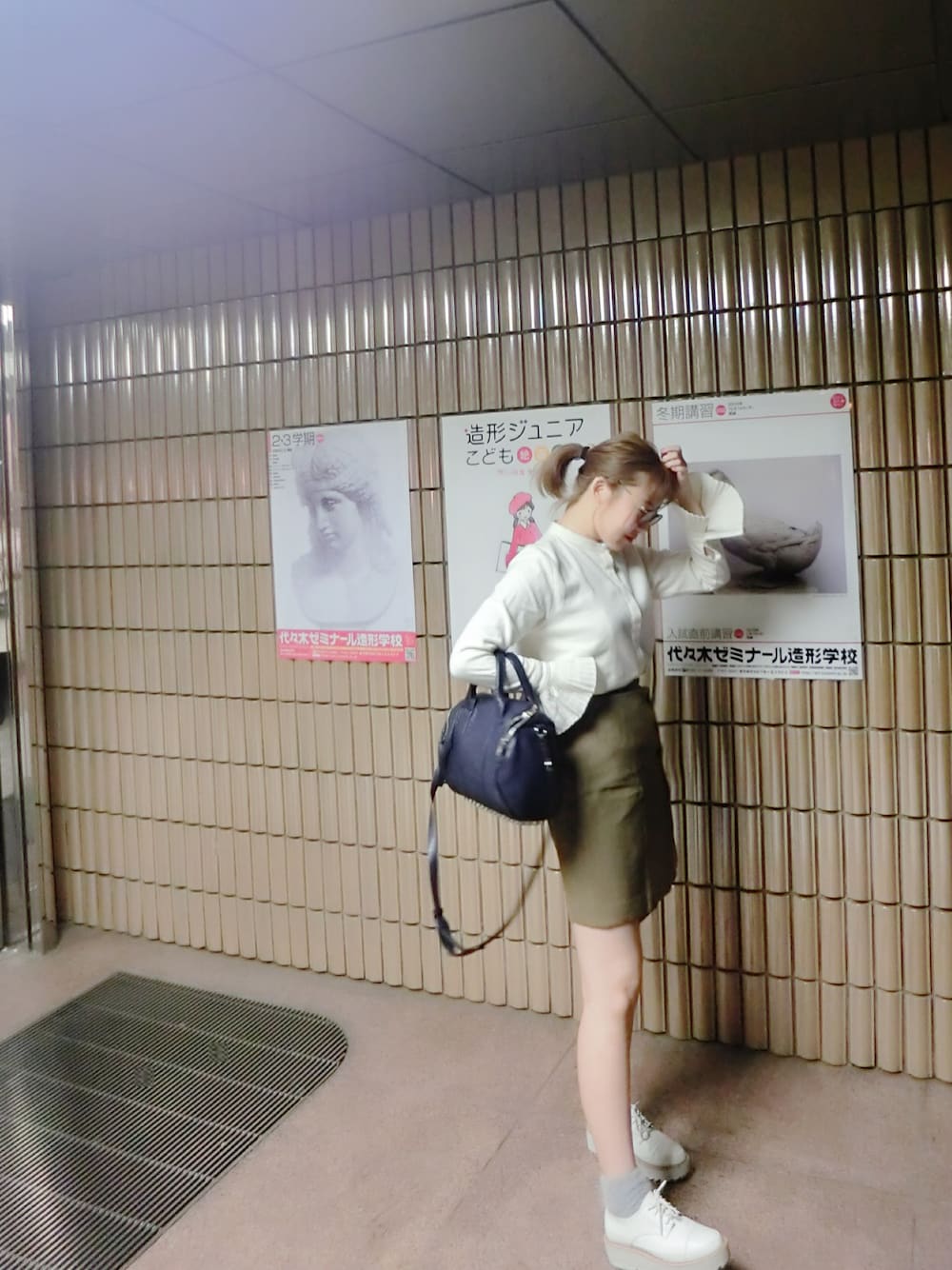 「ホワイト」｜「Casseliniのアイテム（シューズ、ホワイト系）」を使った、sicaさん（レディース・160cm）の冬コーディネートの1枚目の写真