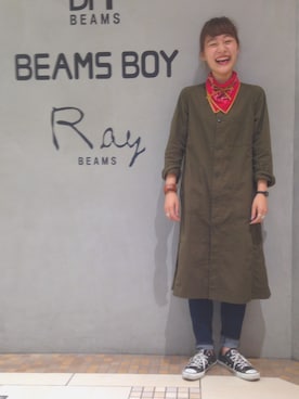 「アイテム（バンダナ/スカーフ）」を使った、hazuki yoshizawaさん（レディース・166cm）の秋コーディネート