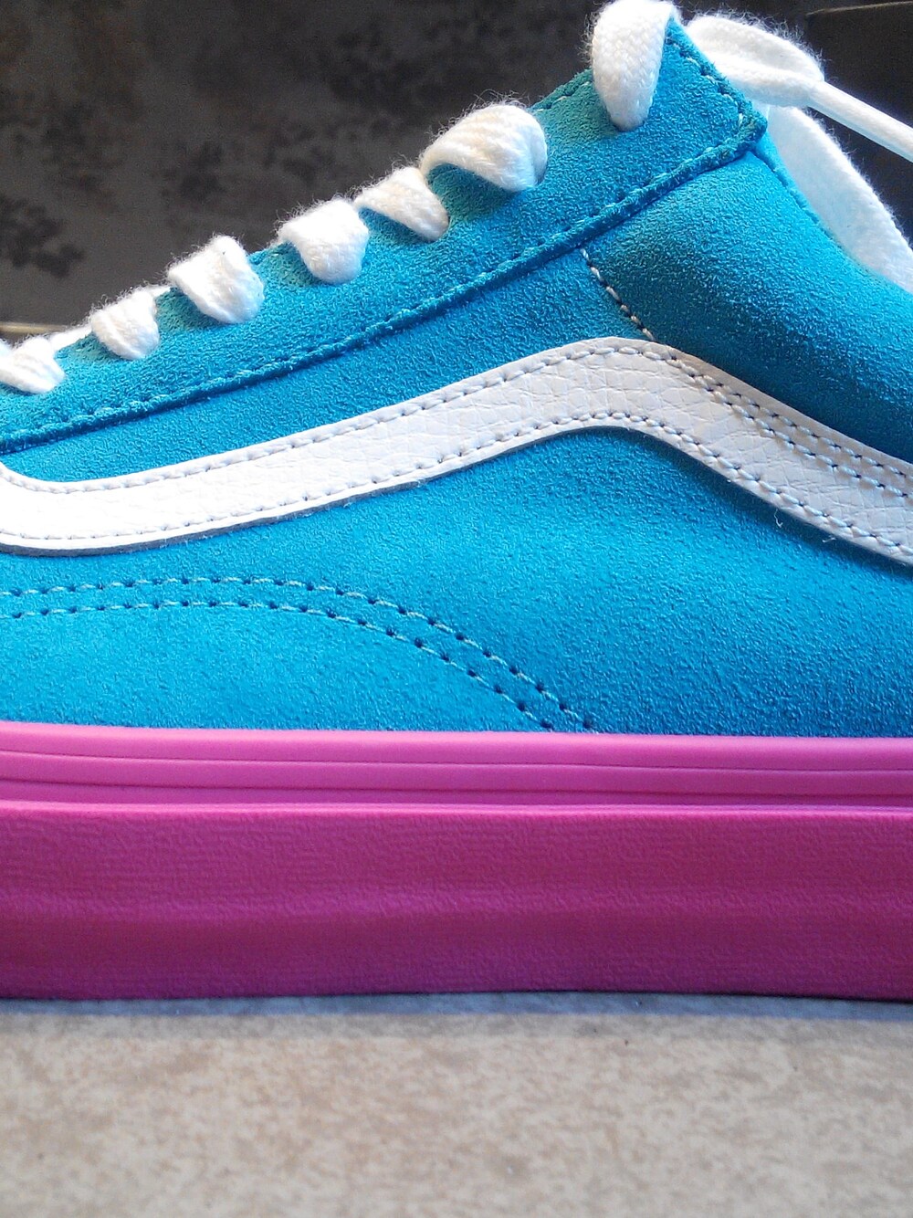 「VANS SYNDICATEのアイテム（スニーカー、ブルー系）」を使った、Lidd烈特さん（メンズ・160cm）の秋コーディネートの1枚目の写真