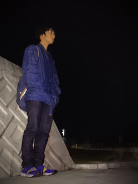 「NIKE（ナイキ）のアイテム（スニーカー、ブルー系）」を使った、AYAさん（メンズ・160cm）の秋コーディネート