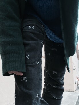 「AlexanderLeeChang（アレキサンダーリーチャン）のCAT BONE SKIKNEE DNM（その他パンツ、ブラック系）」を使った、AYAさん（メンズ・160cm）の冬コーディネート